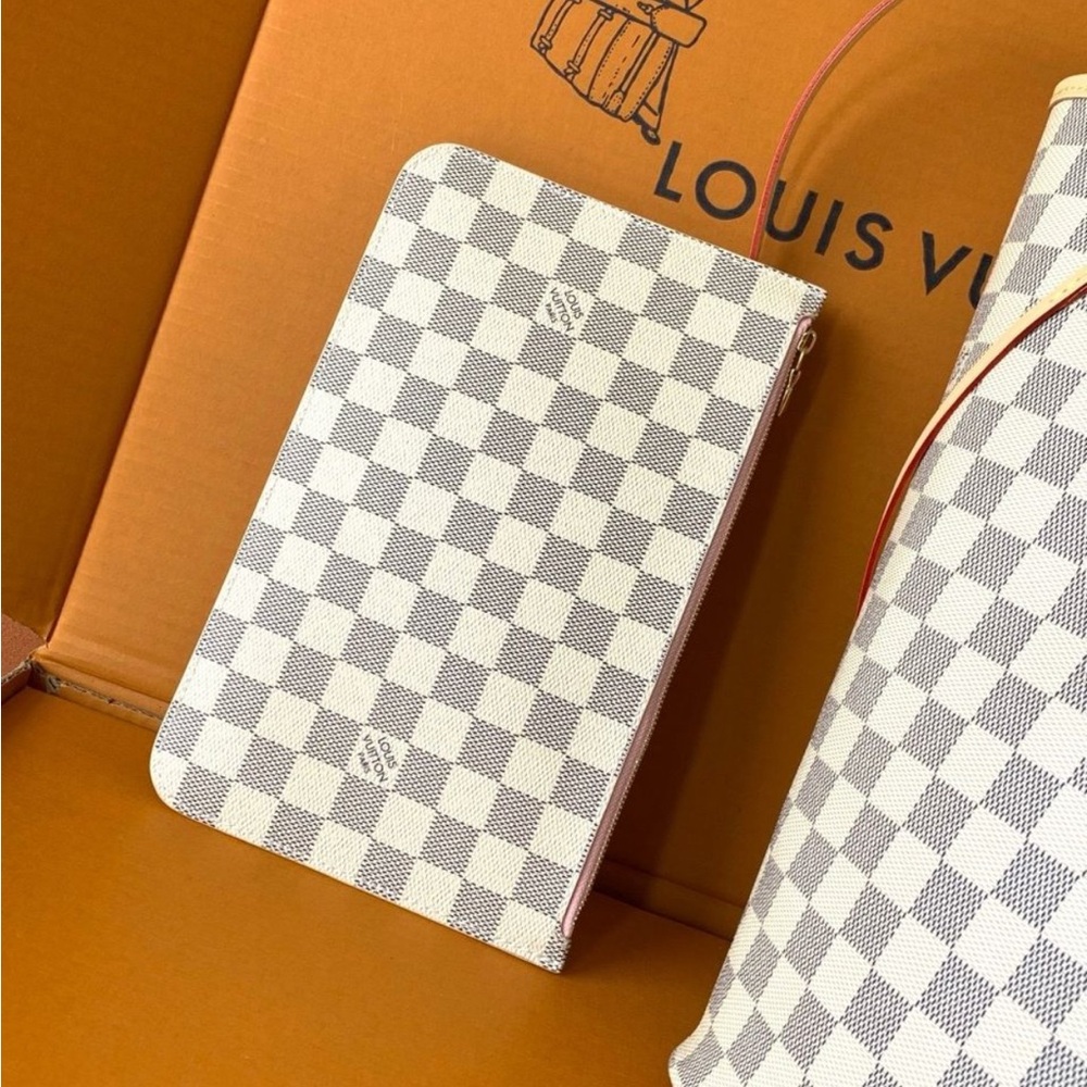 Louis Vuitton Neverfull GM Checkered Tote - Cream and Tan - Picture 4 of 12